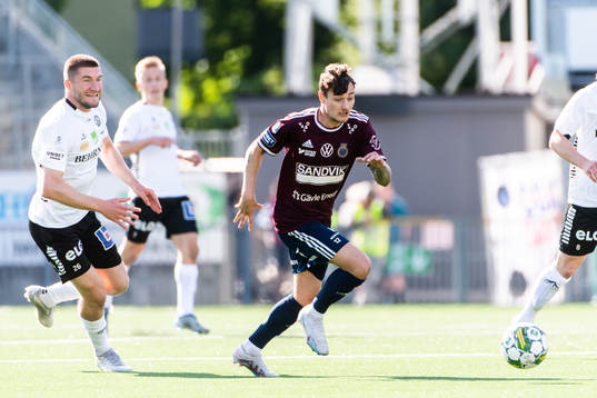 Örebros Axel Oskar Andrésson och Gefles Adrian Edqvist