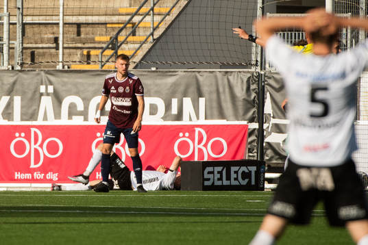 Örebros Malik Mokédé och Örebros Jake Larsson