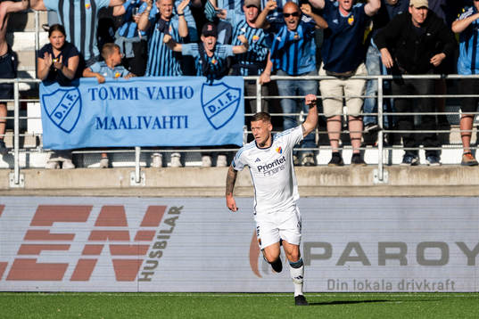 Djurgårdens Victor Edvardsen jublar