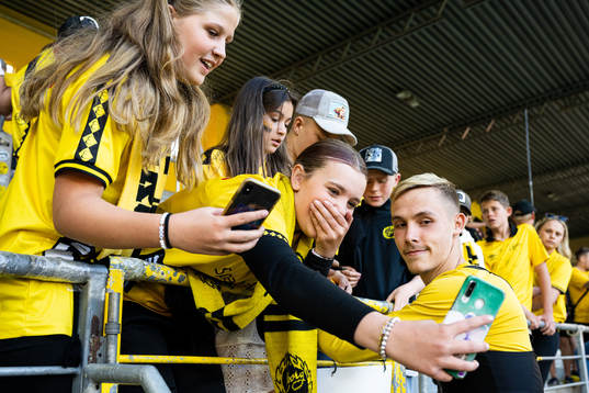 Elfsborgs Jacob Ondrejka tackar publiken