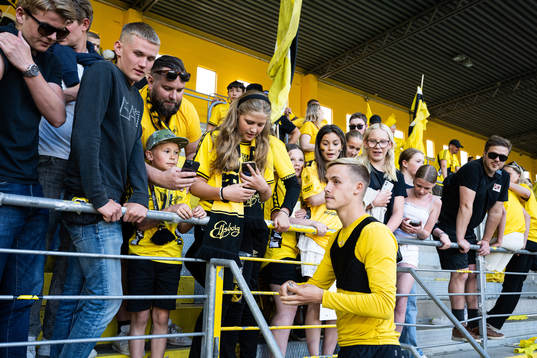 Elfsborgs Jacob Ondrejka tackar publiken