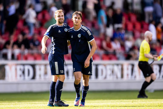 Utsiktens Erik Gunnarsson och Wilhelm Nilsson jublar
