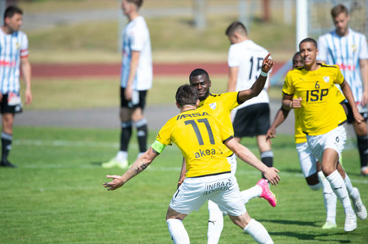 IFK Malmös Filston Mawana har gjort 2-1 och jublar i matchen i division 2 mellan IFK Malmö och IFK Hässleholm i Malmö 4 juni 2023.