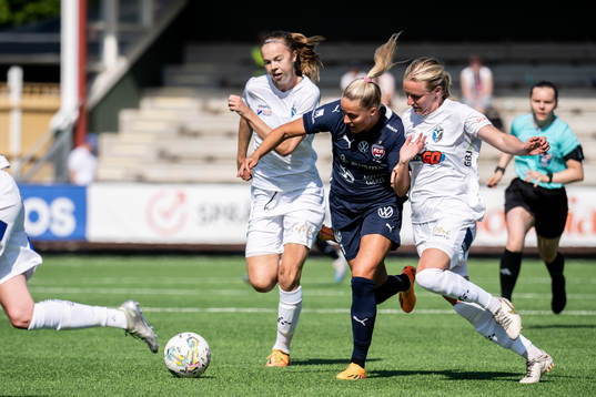 FC Rosengårds Gudrun Arnardottir mot Växjö DFFs Elin