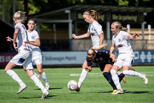 FC Rosengårds Gudrun Arnardottir mot Växjö DFFs Elin