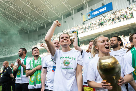Hammarbys Simone Boye Sørensen och Ellen Gibson jublar