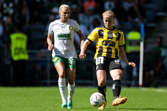 Hammarbys Jonna Andersson och Häckens Julie Blakstad