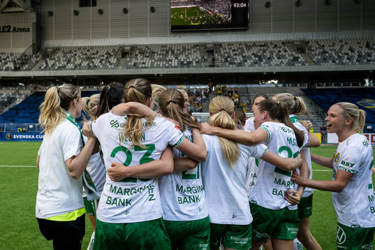 Hammarbys spelare jublar vid slutsignalen