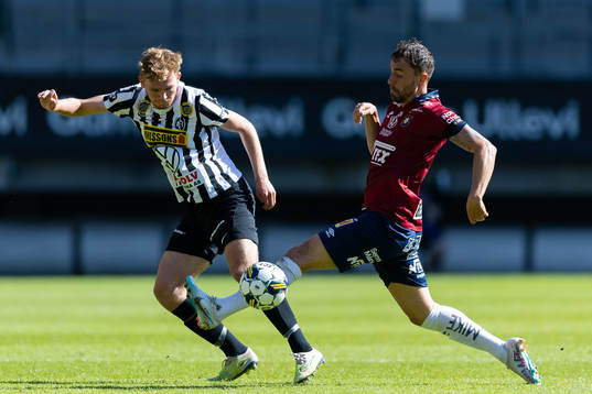 Landskronas Melker Jonsson och Örgrytes Jonathan Azulay