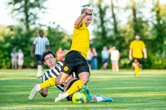 Västra Ingelstads Anton Jörgensen Svensson mot Landskronas Anri Mara