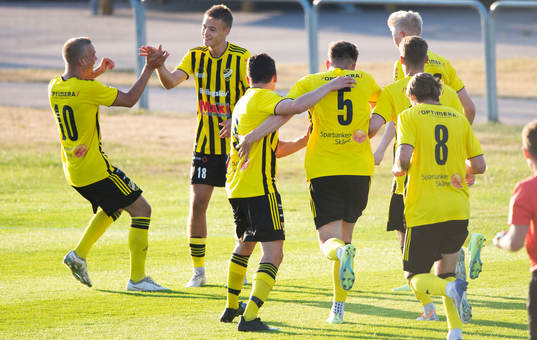  IFK Hässleholm jublar i matchen i division 2 mellan IFK Hässleholm och IFK Trelleborg i Hässleholm 8 juni 2023.
