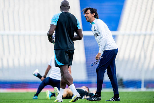 Romelu Lukaku of Inter and Simone Inzaghi, head coach of Inter, at a training session ahead of the UEFA Champions League final on June 9, 2023 in Istanbul. 