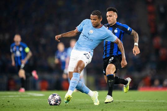 Manuel Akanji of Manchester City and Lautaro Martinez of