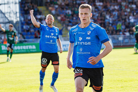 Halmstads Viktor Granath jublar efter 0-1