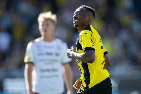 Häckens Benie Adama Traore jublar efter 1-0