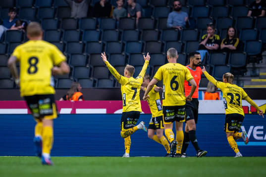 Elfsborgs Jacob Ondrejka jublar efter att han gjort 0-2