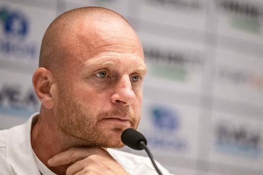 AIKs tränare Andreas Brännström på en presskonferens