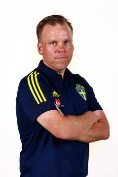 Assistant coach Viktor Eriksson