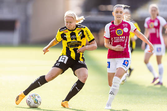 Häckens Julie Blakstad och målvaktstränare Jonas Bylund