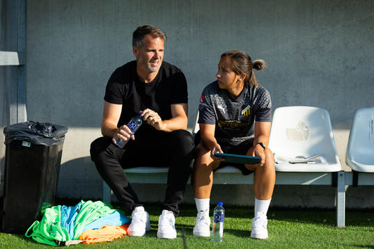 Häckens tränare Robert Vilahamn och assisterande tränare