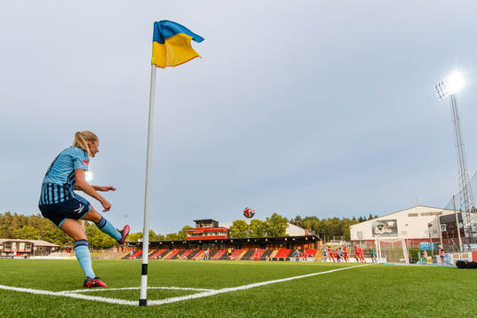 Djurgårdens Nellie Lilja med en hörna