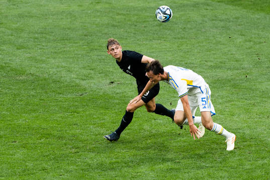 Ben Waine of New Zealand and Hjalmar Ekdal of Sweden