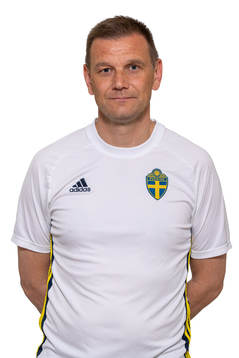Förbundskapten Andreas Pettersson poserar för ett porträtt