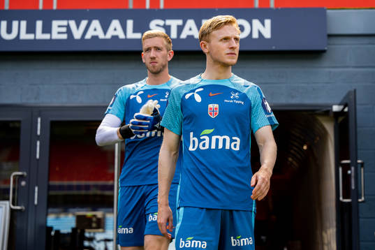 Goalkeeper Egil Selvik and Mats Møller Dæhli of the
