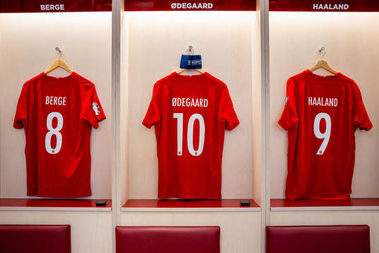 The kits of Sander Berge, Martin Ødegaard and Erling Braut