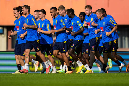Hjalmar Ekdal, Linus Wahlqvist Egnell, Robin Quaison, Samuel Gustafson, Ken Sema, Dejan Kulusevski and Jesper Karlsson of the Swedish national football team at a training session