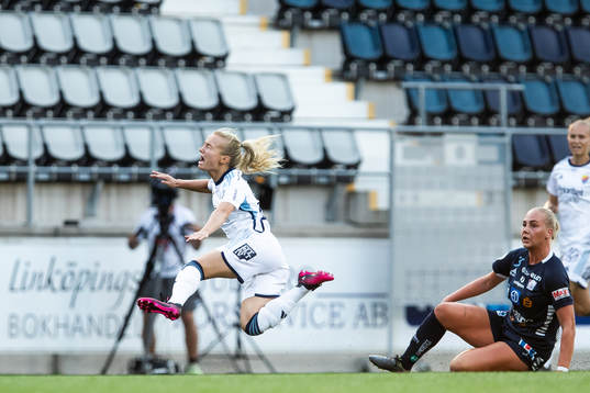 Djurgårdens Tove Almqvist har ont och Linköpings Cathinka