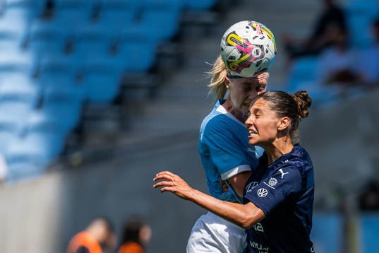 Malmö FFs Madeleine Hejde och FC Rosengårds Josephine Lech