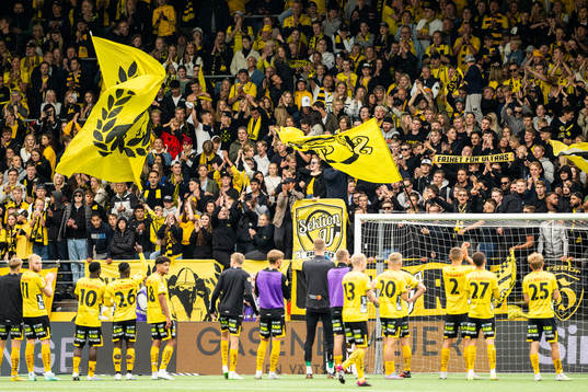 Elfsborgs spelare jublar med publiken