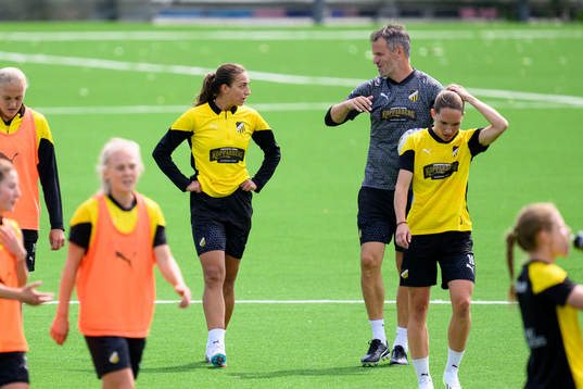 Häckens Rosa Kafaji och tränare Robert Vilahamn