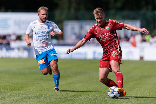 Värnamos Albion Ademi och Djurgårdens Rasmus Schuller