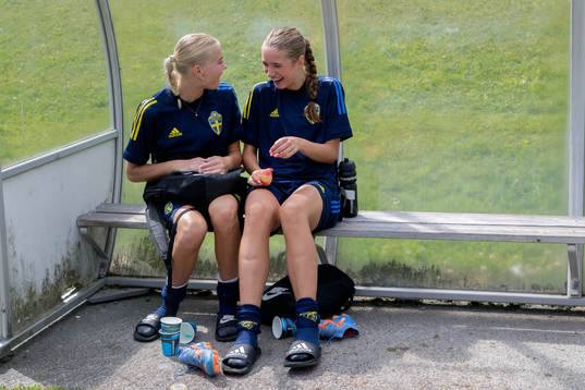 Holly Persson och Carmen Cernhjul