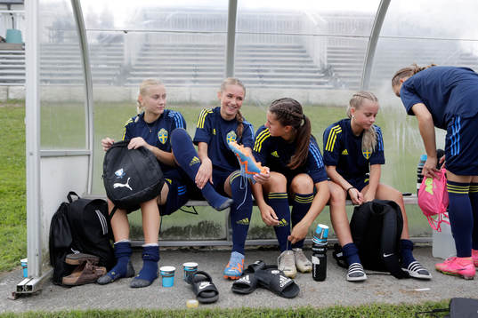 Holly Persson, Carmen Cernhjul, Thea Staffansson och Maja Nilsson