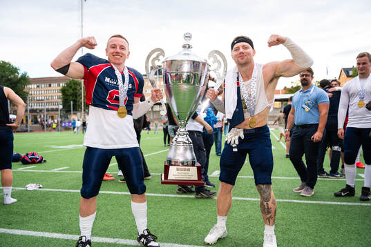 Stockholm Mean Machines Marcus Jonsson och  Carl Henriksson jublar