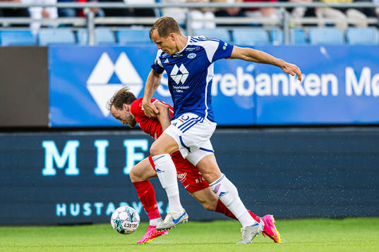 Bård Finne of Brann and Martin Bjørnbak of Molde