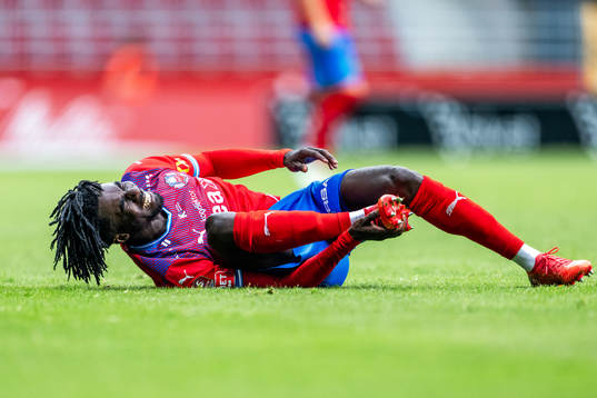 Helsingborgs Benjamin Acquah har ont