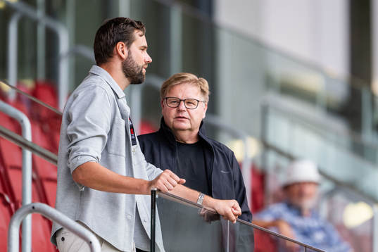 Helsingborgs tillförordnade sportchef  Mikael Dahlberg och Kalmar FFs scout Peter Swärdh