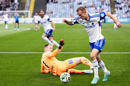 Halmstads målvakt Malkolm Nilsson Säfqvist och IFK