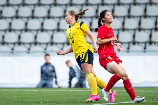 Cornelia Kapocs of Sweden celebrates after 4-0