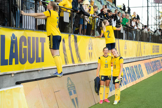 Cornelia Kapocs and Agnes Nyberg of Sweden celebrate