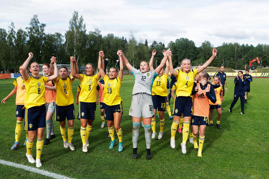Sveriges spelare jublar