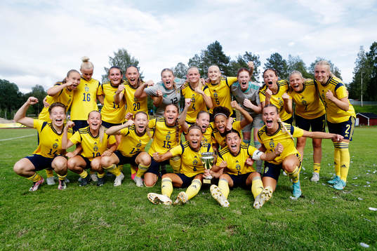 Sveriges spelare jublar