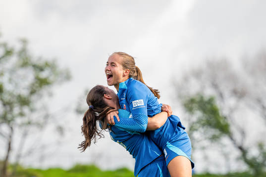 Tuva Hansen and Guro Reiten of the Norwegian women’s