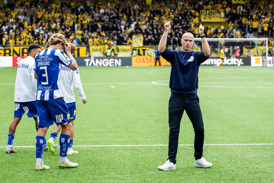 IFK Göteborgs tränare Jens Berthel Askou jublar