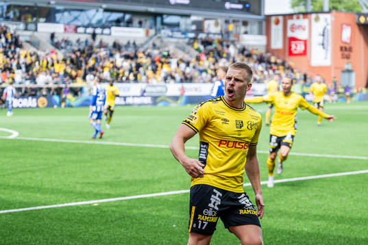 Elfsborgs Per Frick jublar efter 1-1