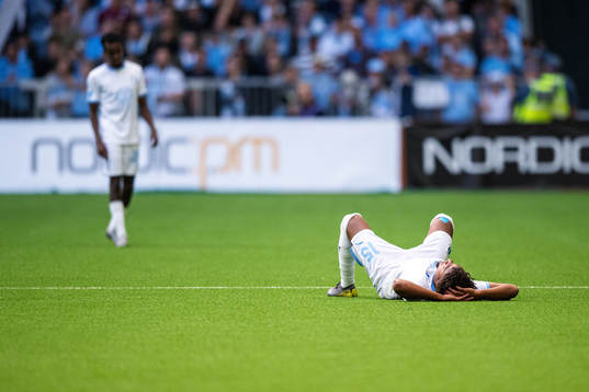 Malmö FFs Joseph Ceesay har ont